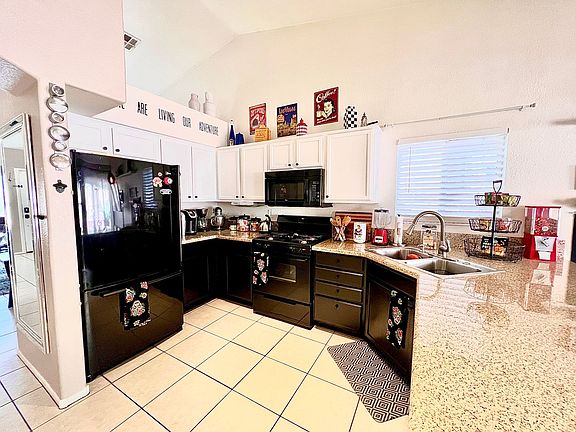 3rd image of 2742 Herron Hills St