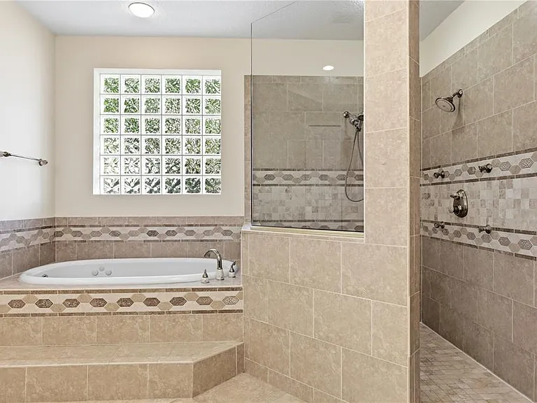 3205 King George Dr — Photo 10