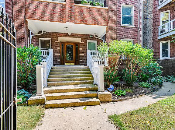 2nd image of 4533 N Magnolia Ave #2N