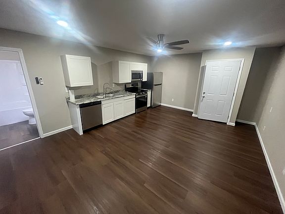 2nd image of 318 W Main St