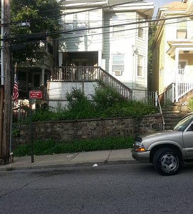 2nd image of 201 Lafayette Ave