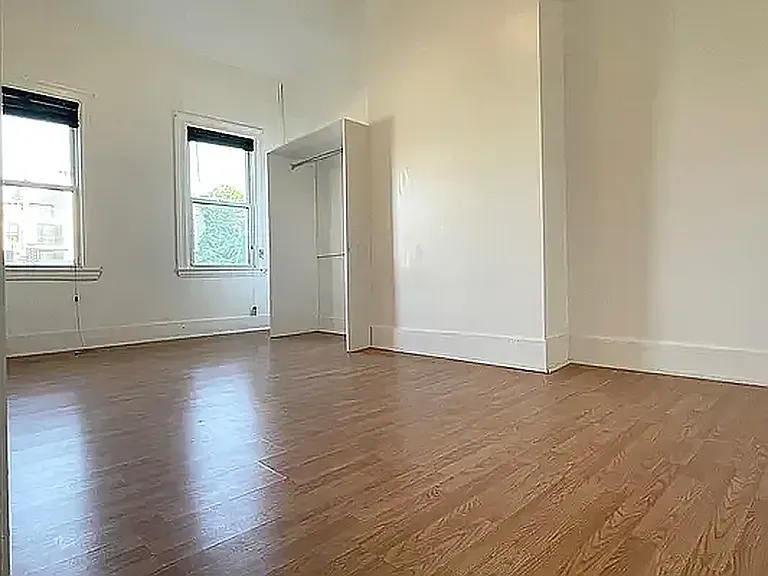 1042 Halsey St #2 — Photo 2