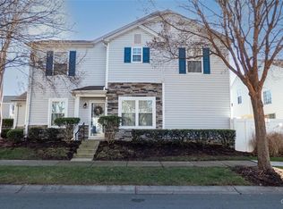 9408 Meadowmont View Dr, Charlotte, NC 28269