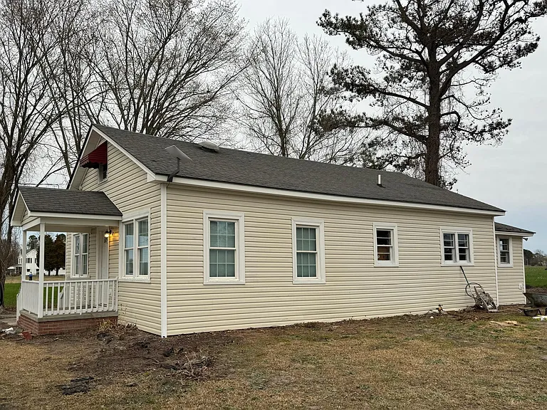 1403 Woodville Rd — Photo 3