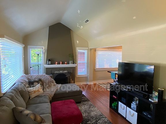 3rd image of 1264 E Westminster Ave