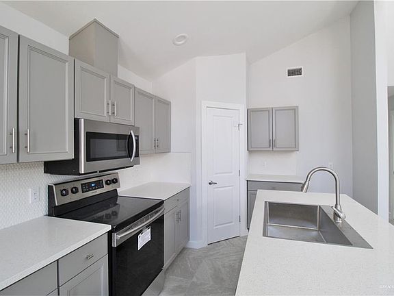 5th image of 1905 Lake Point Dr