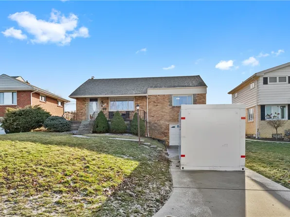1915 Worcester Dr, Pittsburgh, PA 15243