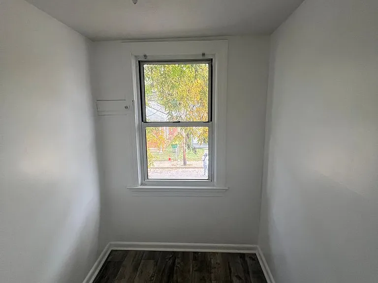134 S 12th Ave — Photo 7