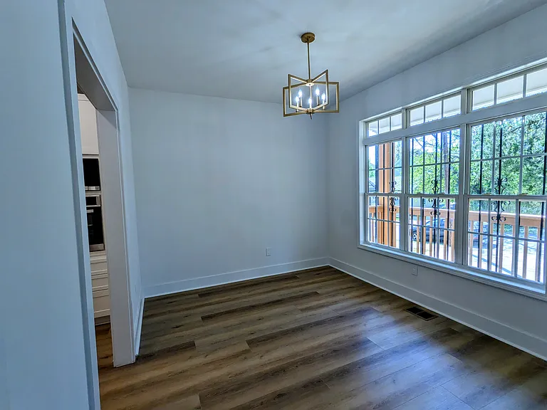 513 Roy St SW — Photo 4