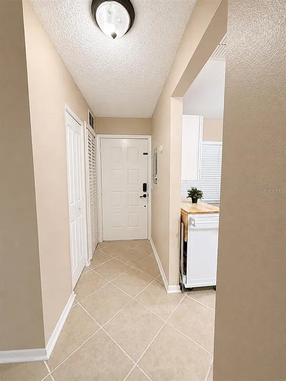 Studio, 2.0 bath, 835 sqft, $2,100 — Photo 2