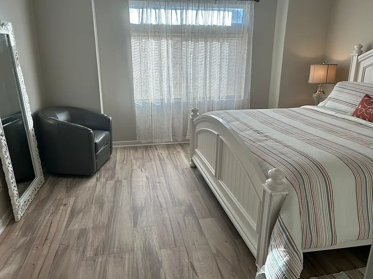 405 S 740 E — Photo 18