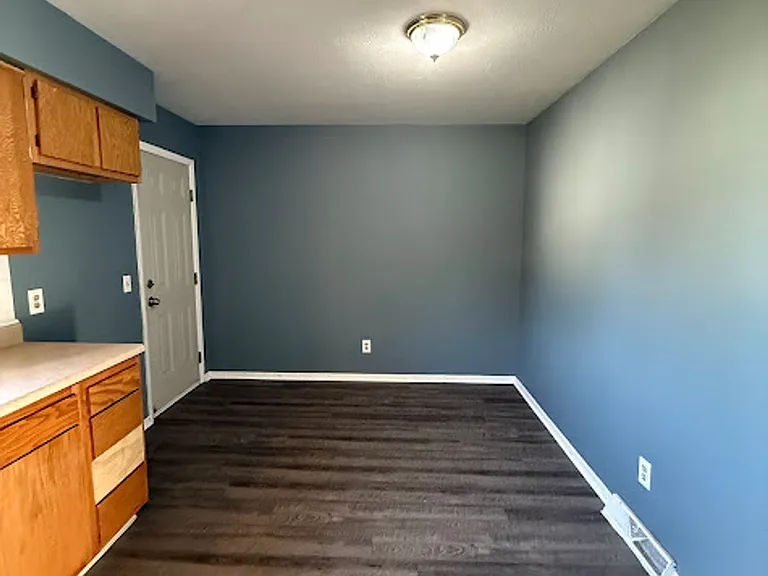 3009 Coventry Blvd NE — Photo 6