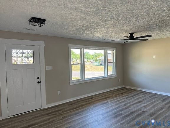 3rd image of 104 S Laburnum Ave