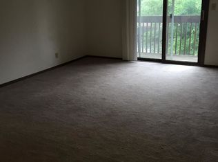 7572 N Cherryvale Blvd APT 307, Cherry Valley, IL 61016