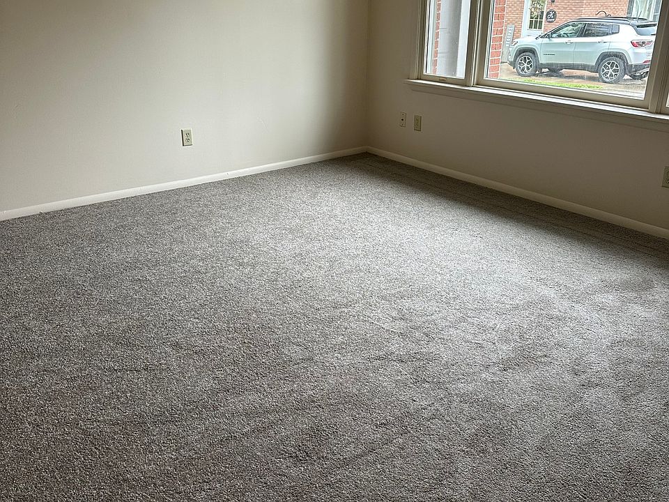 1st image of 111 Evergreen St APT 10