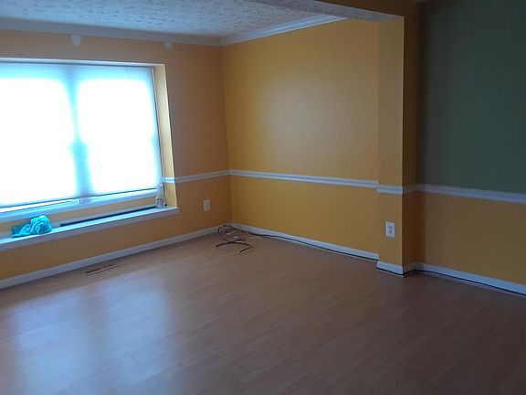 3rd image of 8372 Brockham Dr