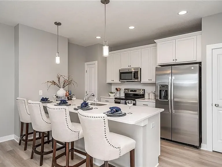 15302 Goldenrod Dr — Photo 2