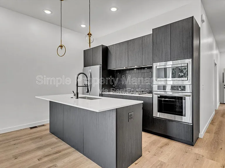 1625 NW 16th St #2 — Photo 4