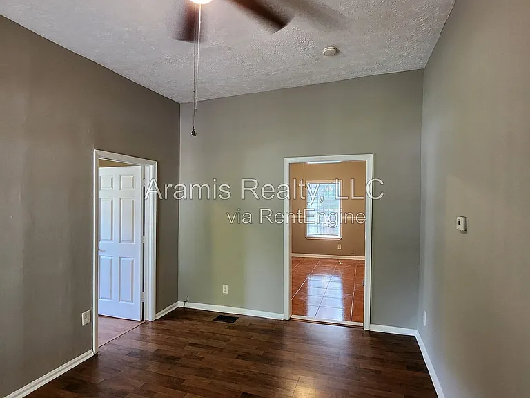 129 McDonough Blvd SE — Photo 6