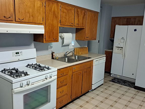 2nd image of 3106 Brereton Ct