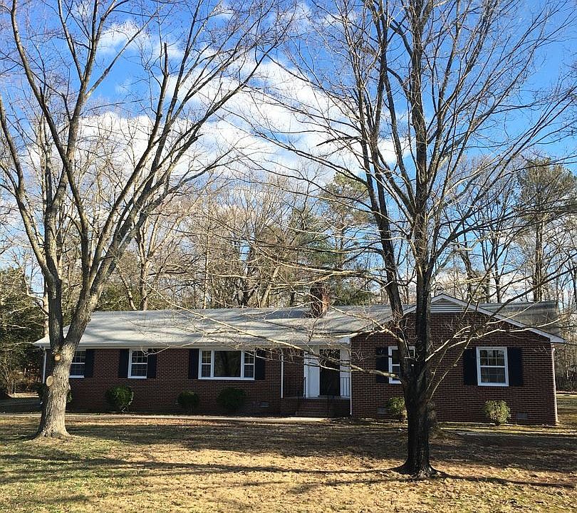 1st image of 7 Brad Dr
