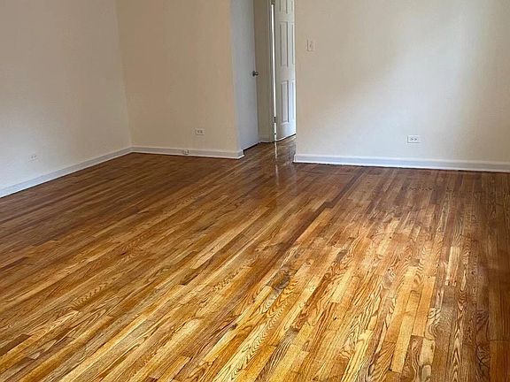 3rd image of 14209 Barclay Ave #4M