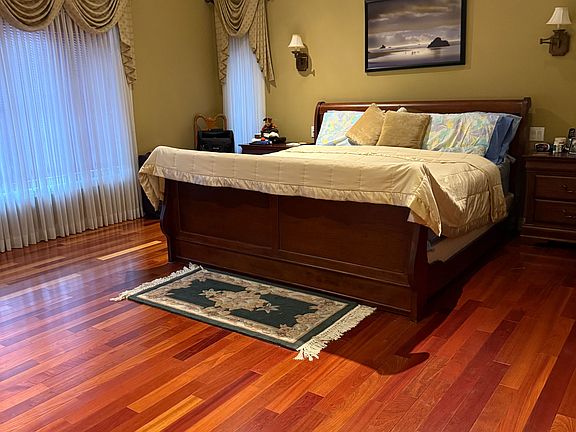 5th image of 527 Rougemount Dr