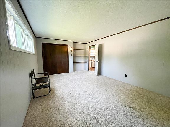 5th image of 305 E Franklin St
