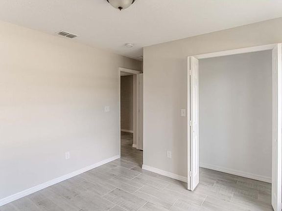 5th image of 396 Dorset Ave
