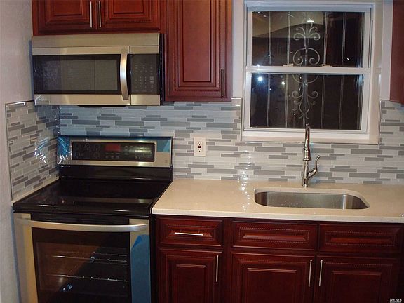 4th image of 15 Cerenzia Blvd