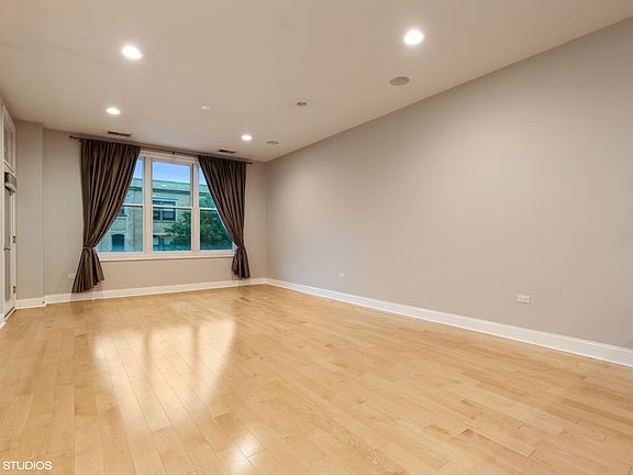 3rd image of 4814 N Damen Ave APT 208