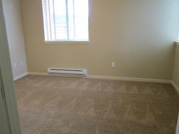 5th image of 951 10th Pl NE Unit 102