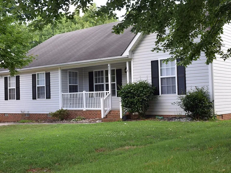 4605 Prestbury Dr — Photo 1