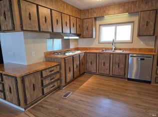 123 Walnut Cir, Rohnert Park, CA 94928