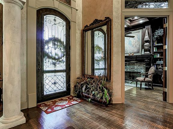 3rd image of 1308 Crimson Glory Ln