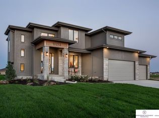 10213 S 106th St, Papillion, NE 68046