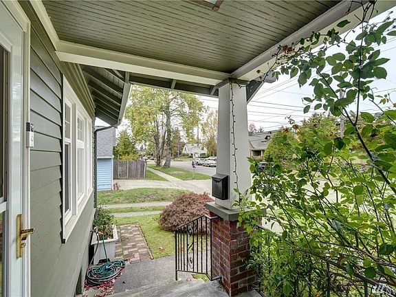 4th image of 1208 N Cedar St