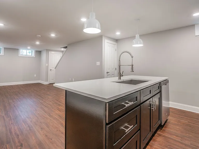310 E Lanvale St — Photo 10