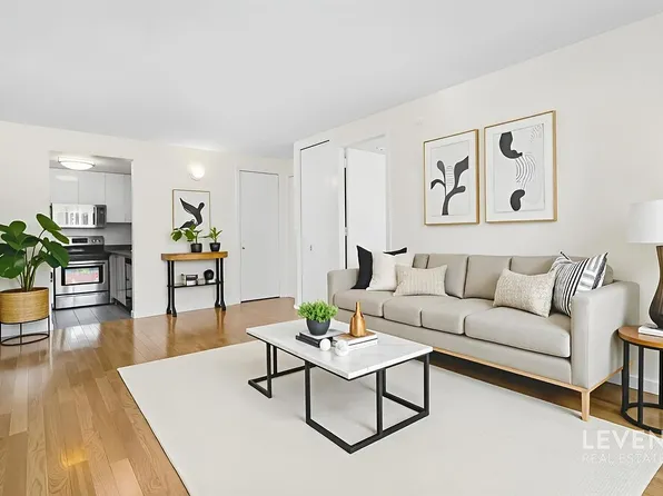 236 E 47th St APT 20C, New York, NY 10017