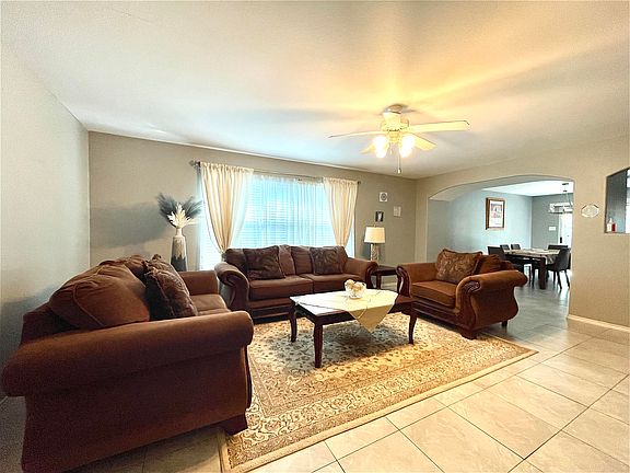 2nd image of 2031 Buenos Aires Dr