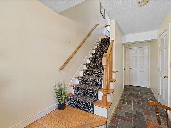 2nd image of 27E Brandywyne Common #27