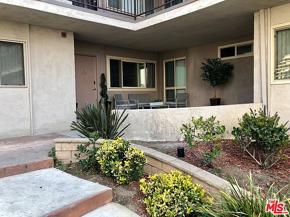 3rd image of 8710 Belford Ave APT 104