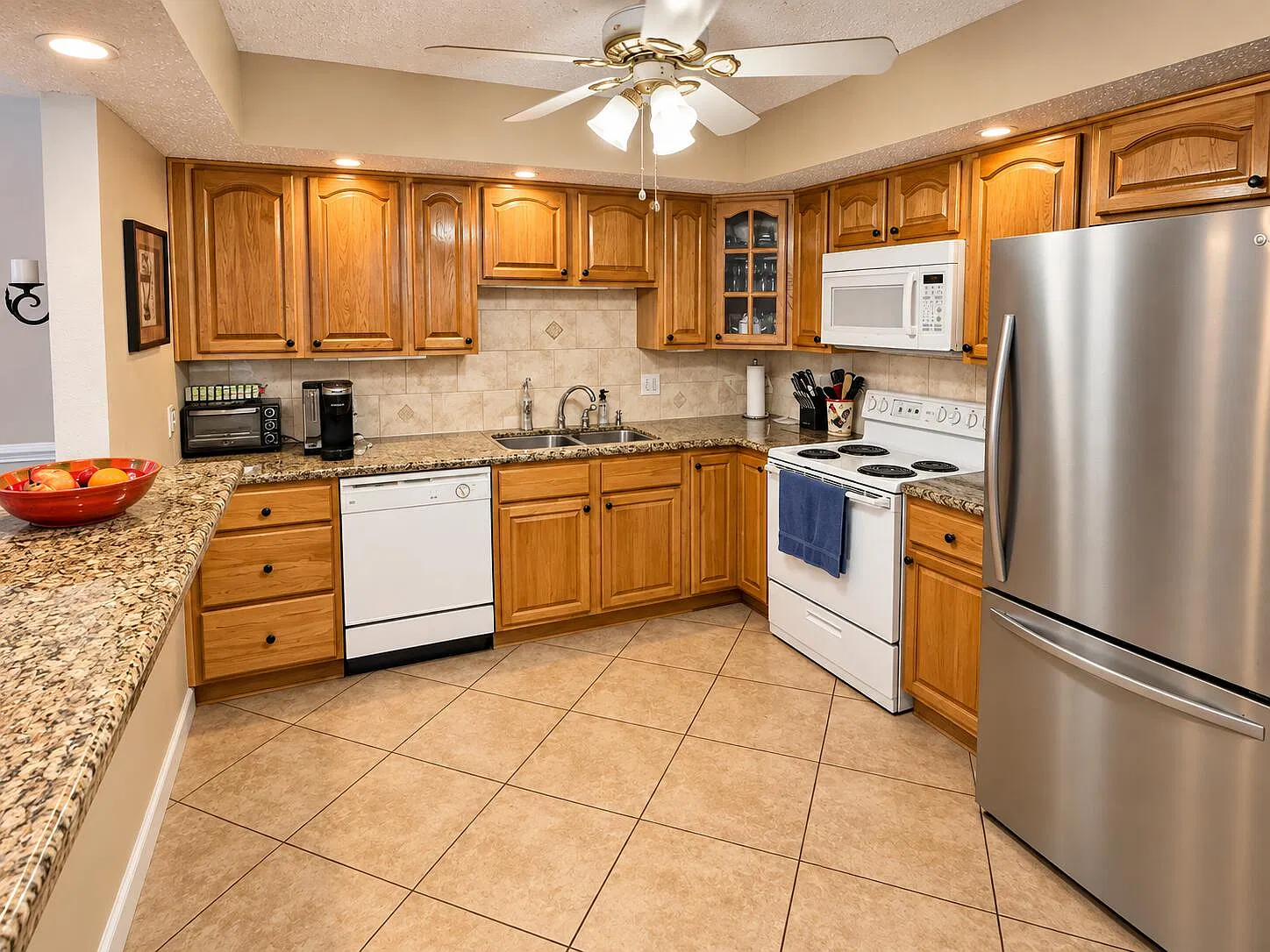 2 bed, 2.0 bath, 1170 sqft, $2,200 — Photo 2