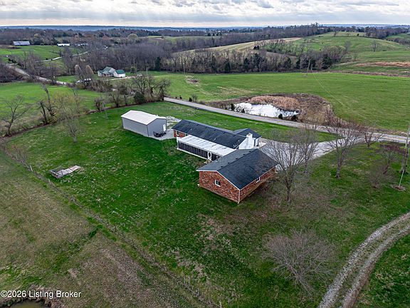 4th image of 1582 Stringtown Rd