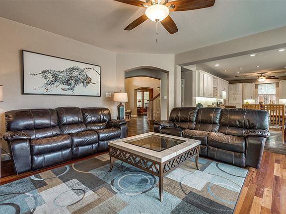 3rd image of 5411 Galahad Ln