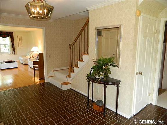 2nd image of 19 Locke Dr