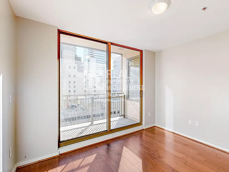 1200 Main St #910 — Photo 28