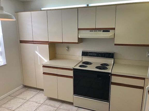 4th image of 3729 Carambola Cir N #2822