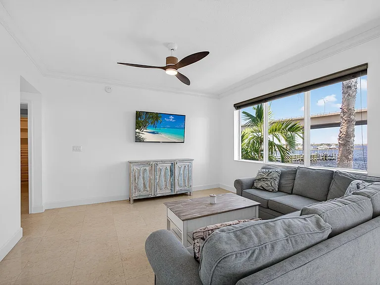 275 NW Flagler Ave #204 — Photo 8