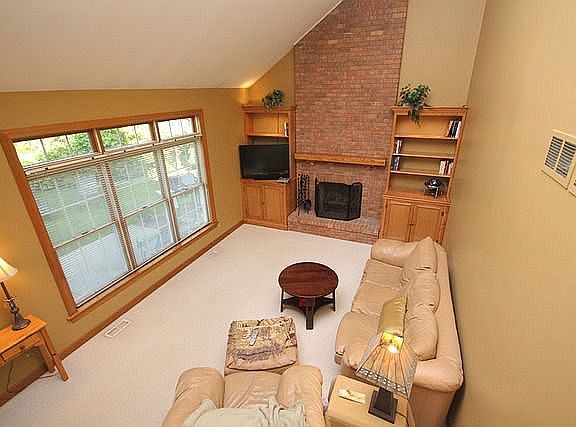 Vaulted Family Room: old